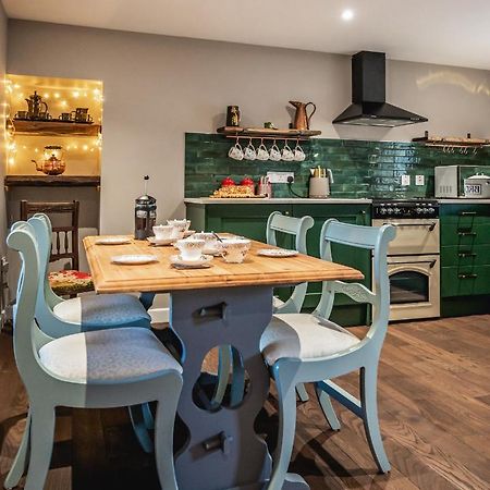 Luxury Cottage With Mountain View'S Cononbridge Екстериор снимка